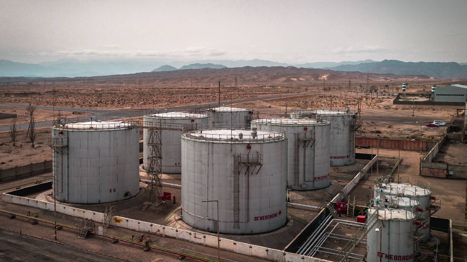 Oil slides to three-month low as Iran deal raises hopes of Hormuz reopening