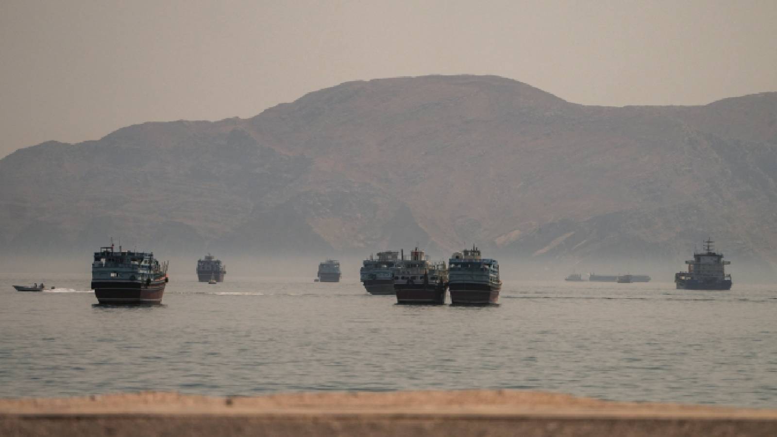 Oil tanker traffic picks up through Hormuz