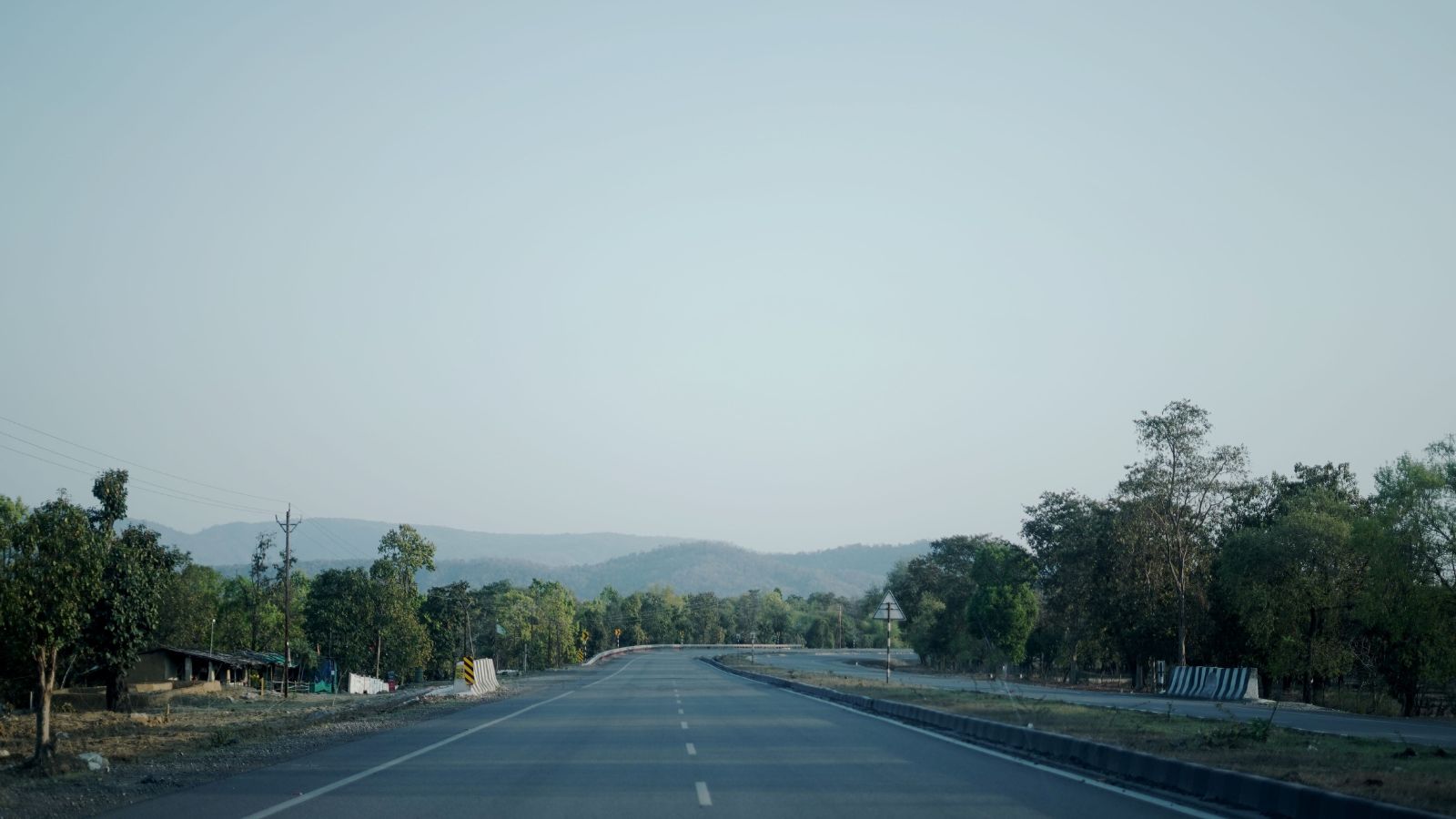 NHAI asks wayside amenities to set up vehicle repair, puncture facilities on highways