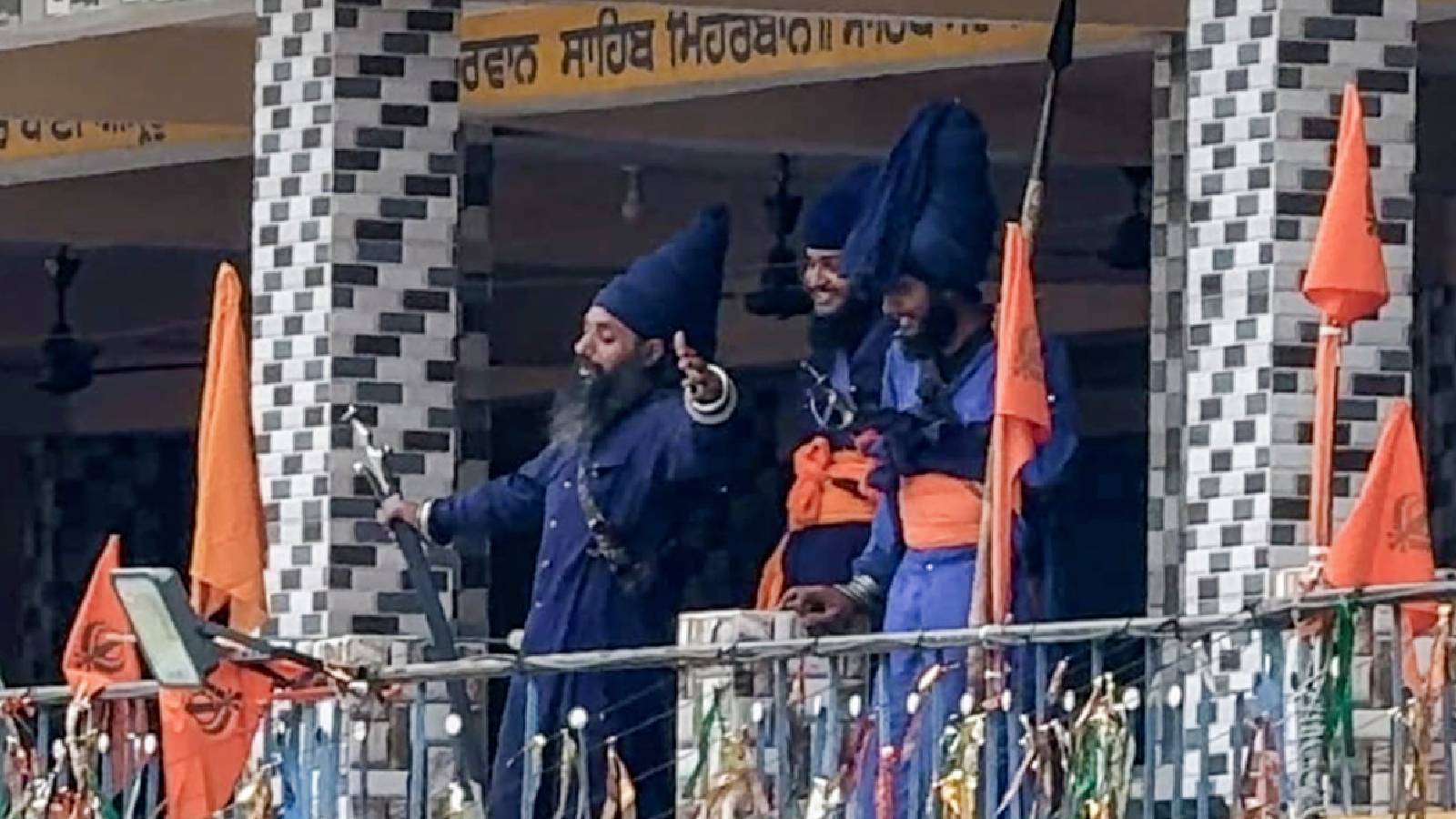 Group of Nihangs storm gurdwara in Rudraprayag, hold Sikh devotee hostage on roof