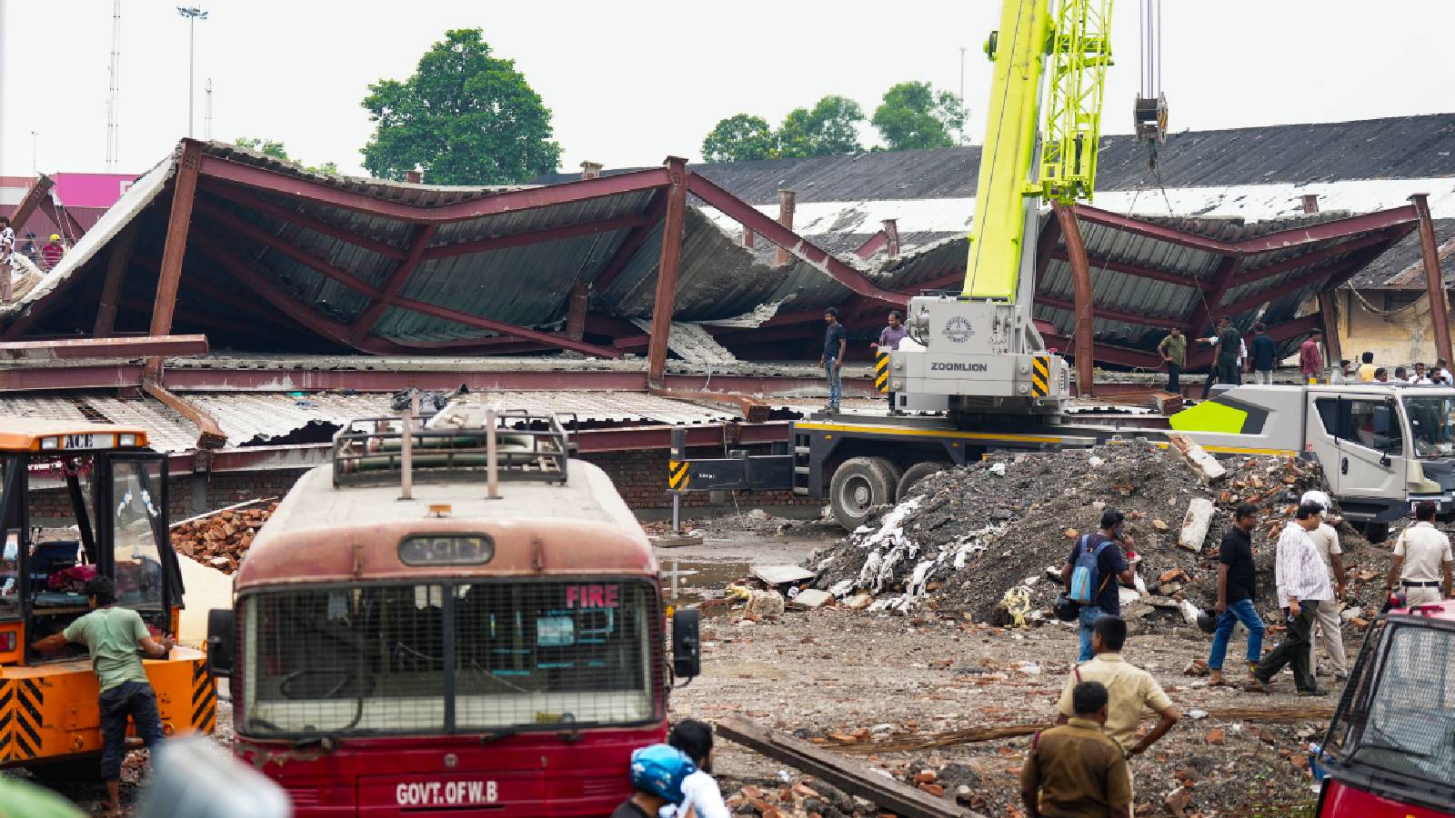 Kolkata warehouse collapse: 3 killed, 18 trapped under rubble