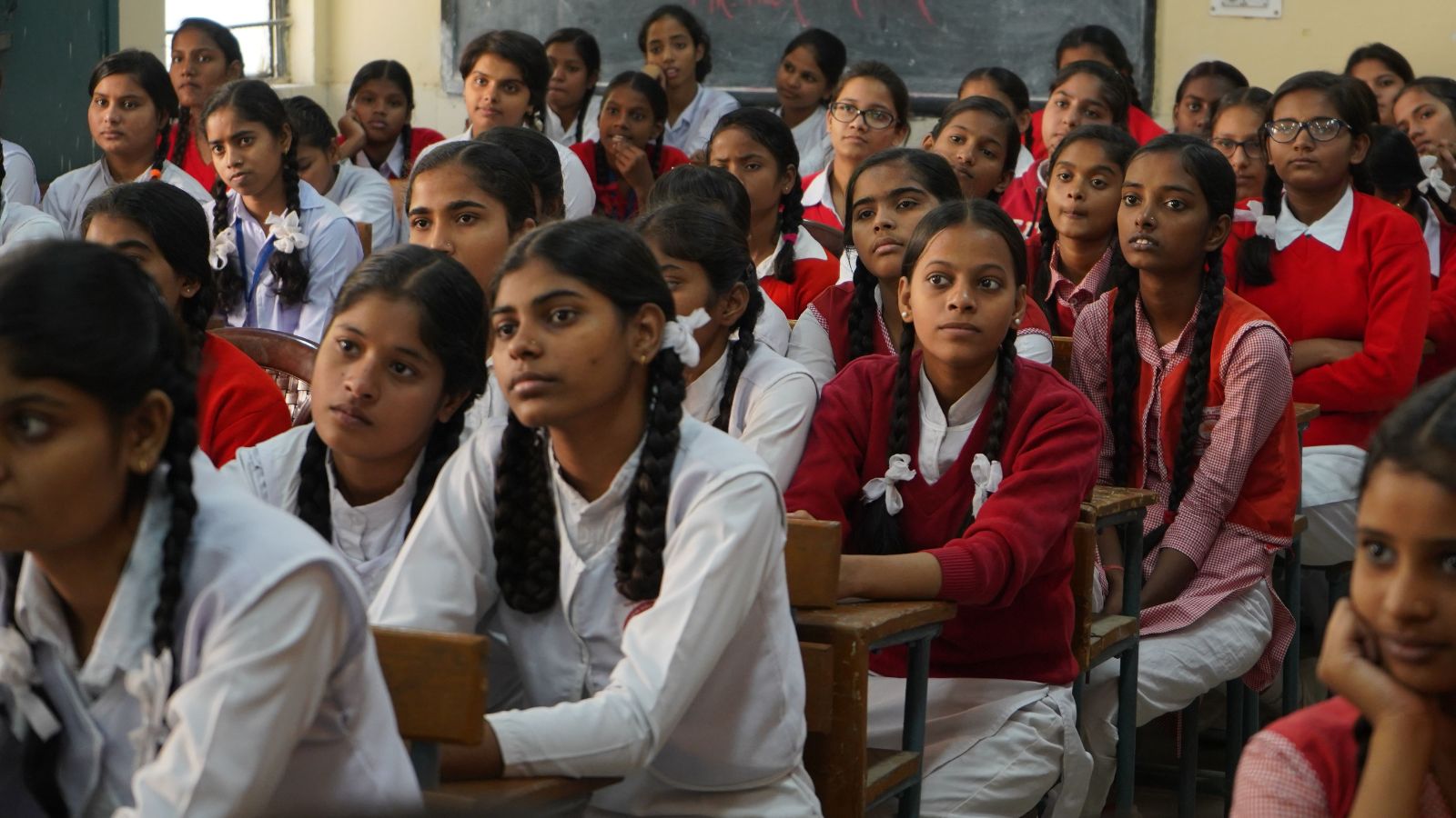 Three-language formula: Class 7-9 students can continue with existing combo, says CBSE