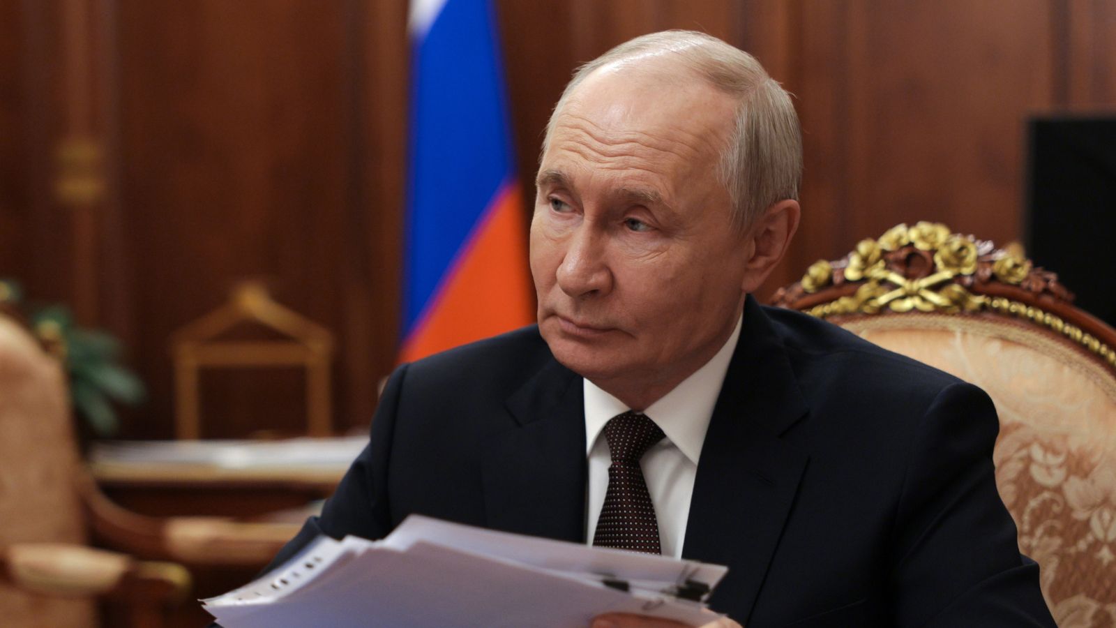 1 killed in attack on Crimea as Putin, Zelenskyy hold separate Trump calls