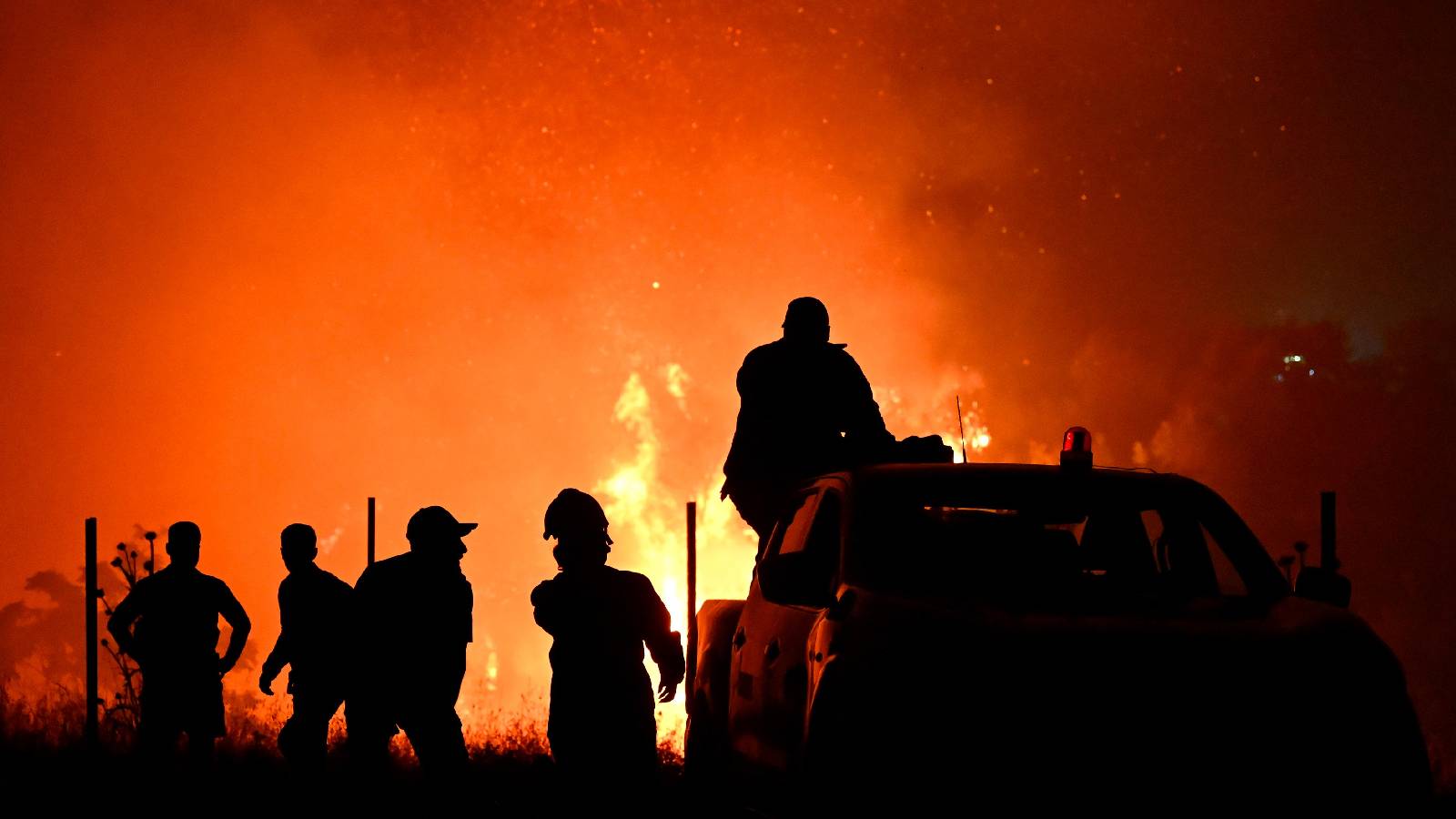 Fast-moving wildfire near Greece's Thessaloniki sparks evacuations