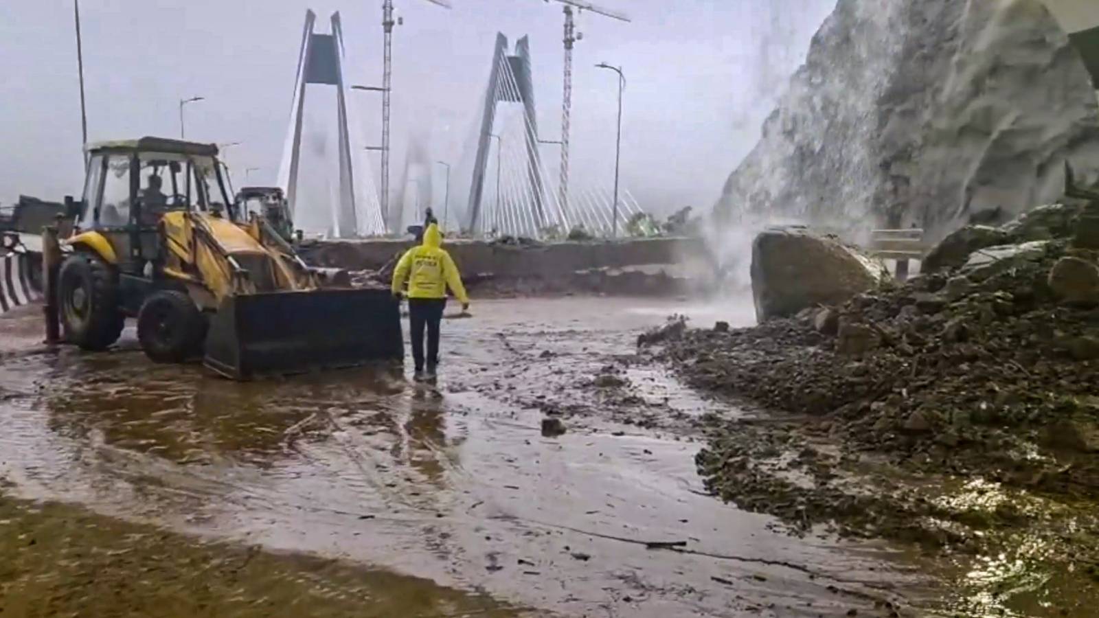 Monsoon fury: Red alert in Mumbai; landslides hit train services| LIVE