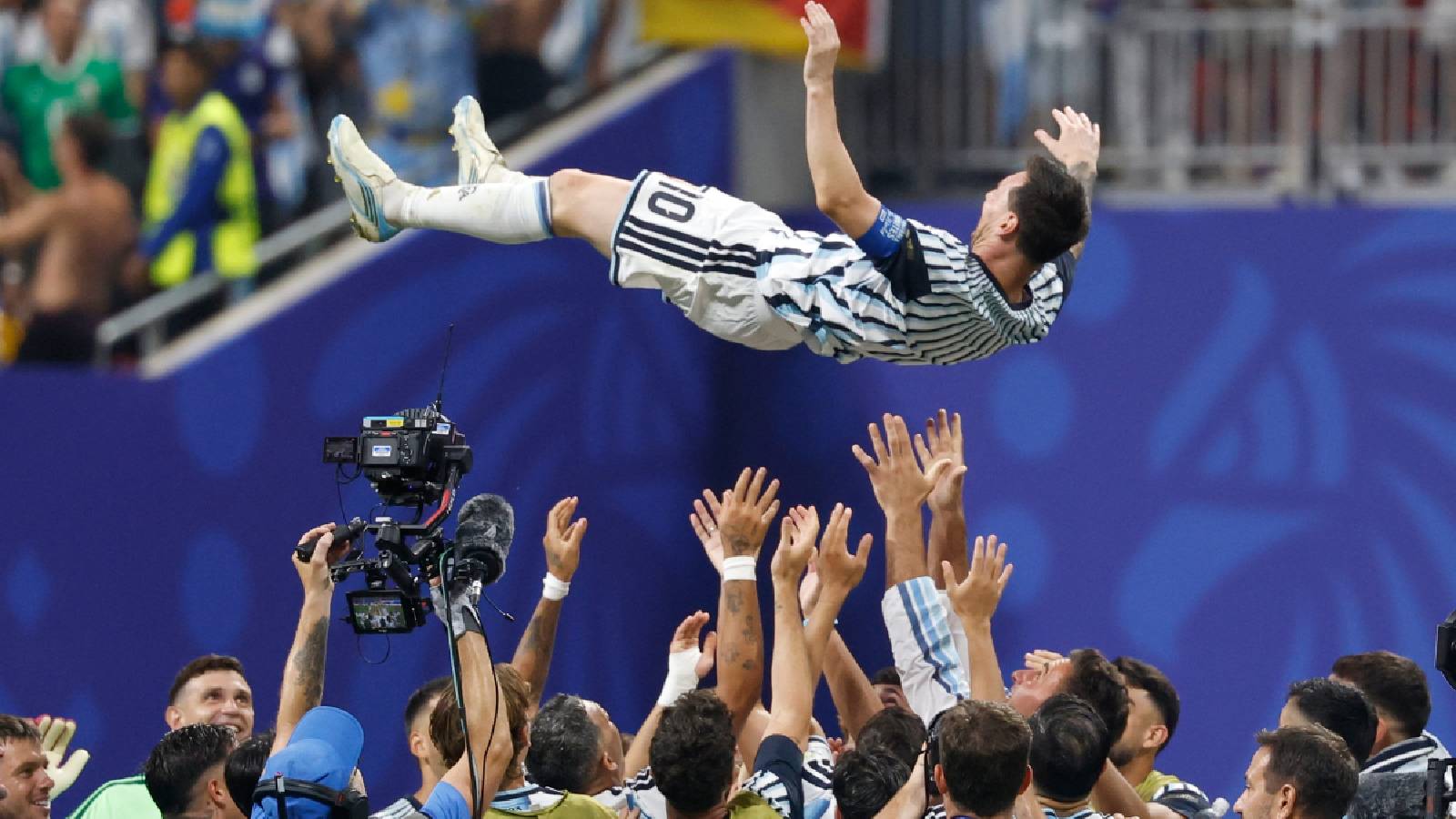 Lionel Messi did it again; leads Argentina to 3-2 comeback victory over Egypt