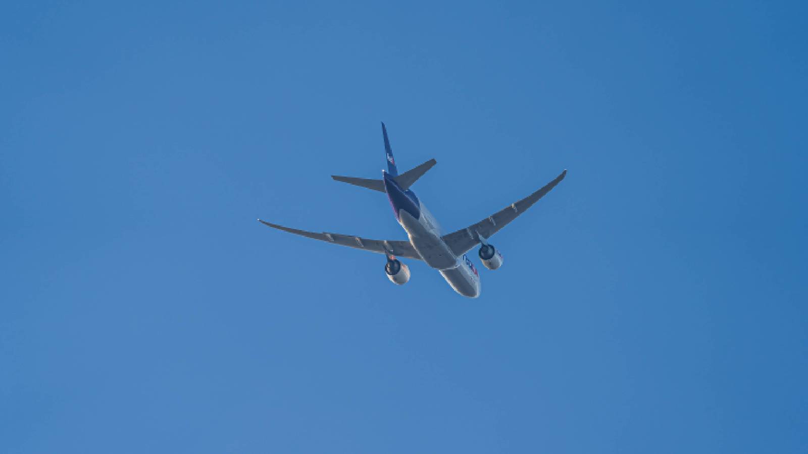 US airlines' monthly fuel spending topped $6 billion again in May, up 84% from year ago