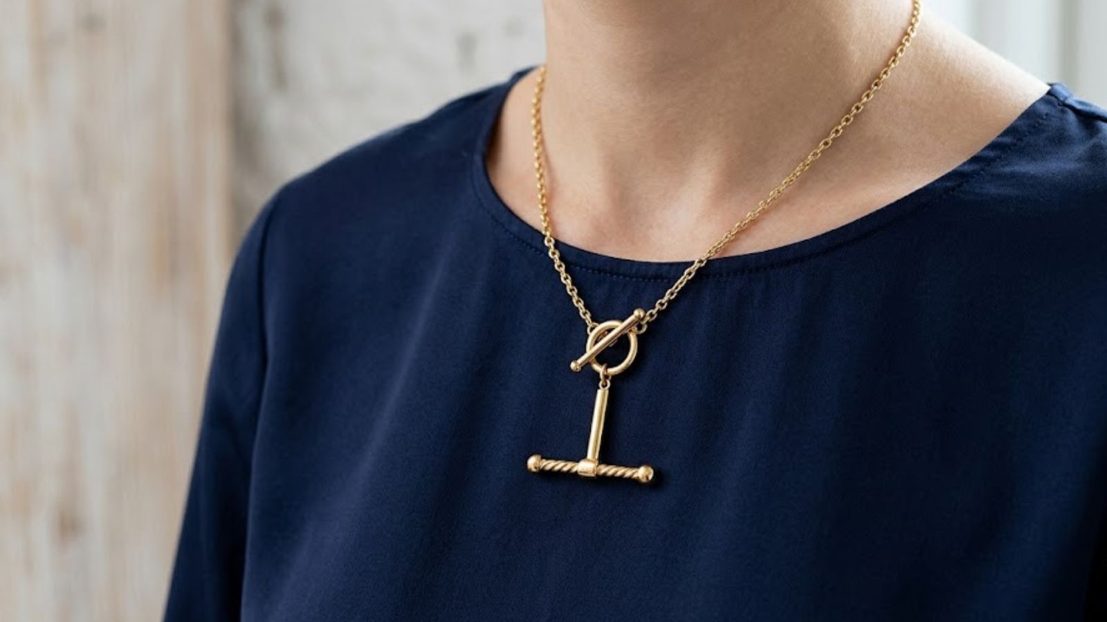 T-bar necklace: A timeless accessory to be owned