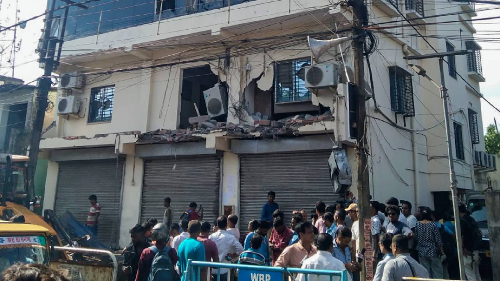 Calcutta High Court halts demolition of TMC MP Abhishek Banerjee's office