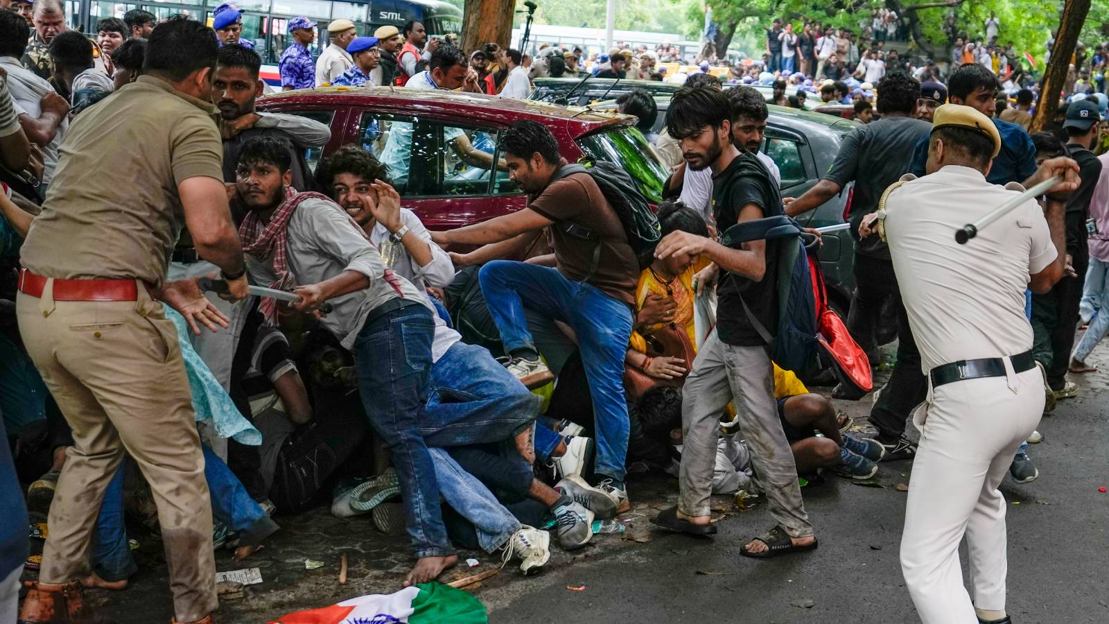 Delhi Govt directs police not to act against NEET protesters without criminal records