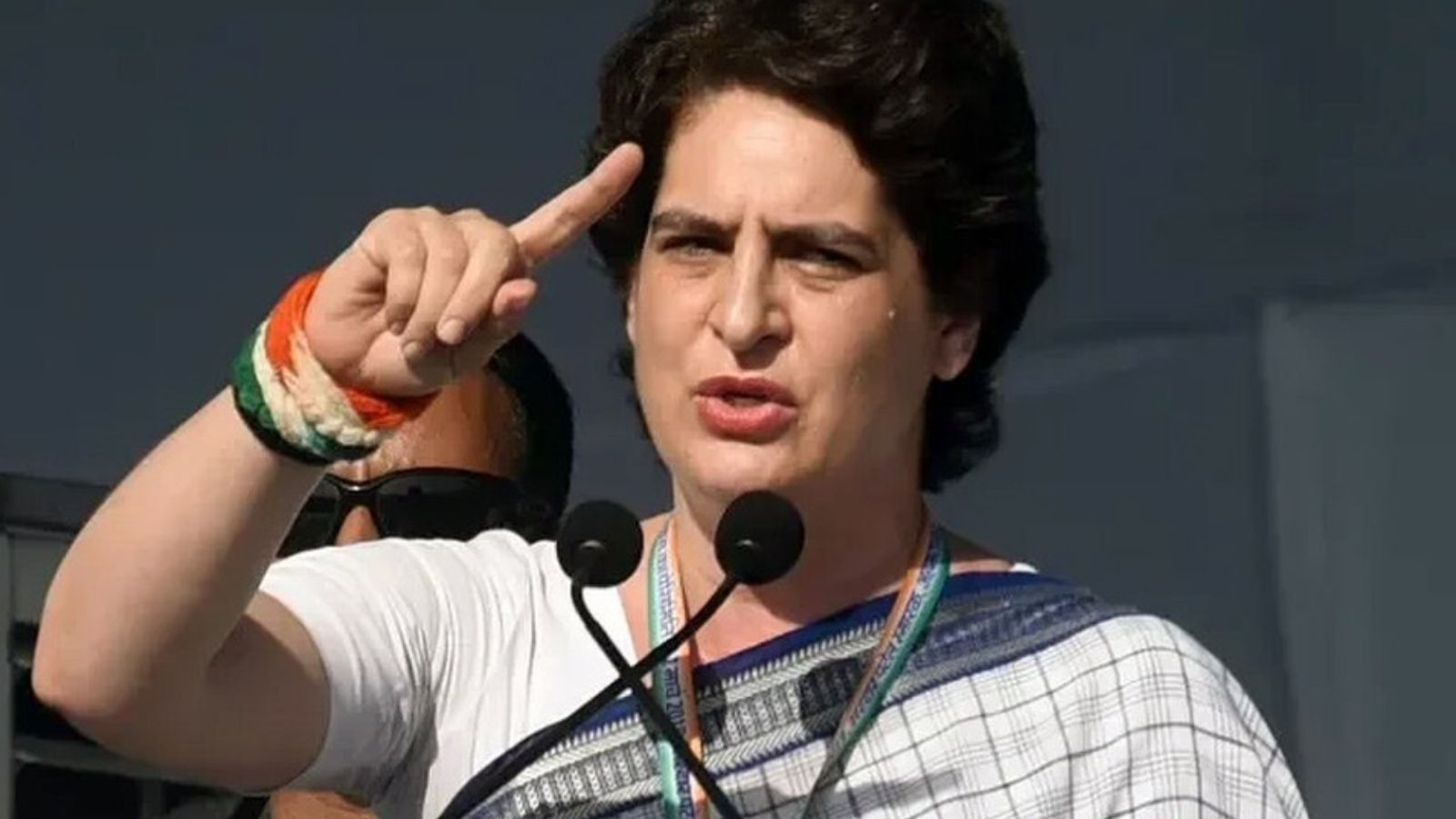 Priyanka Gandhi slams BJP MPs for giving Dharmendra Pradhan a commendation