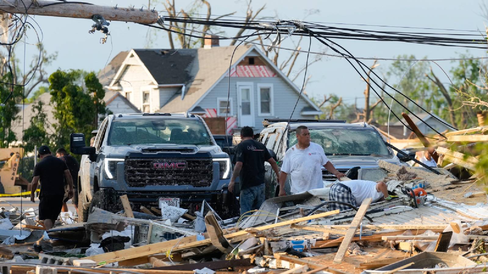 Wisconsin tornado: Extensive damage, power outages reported