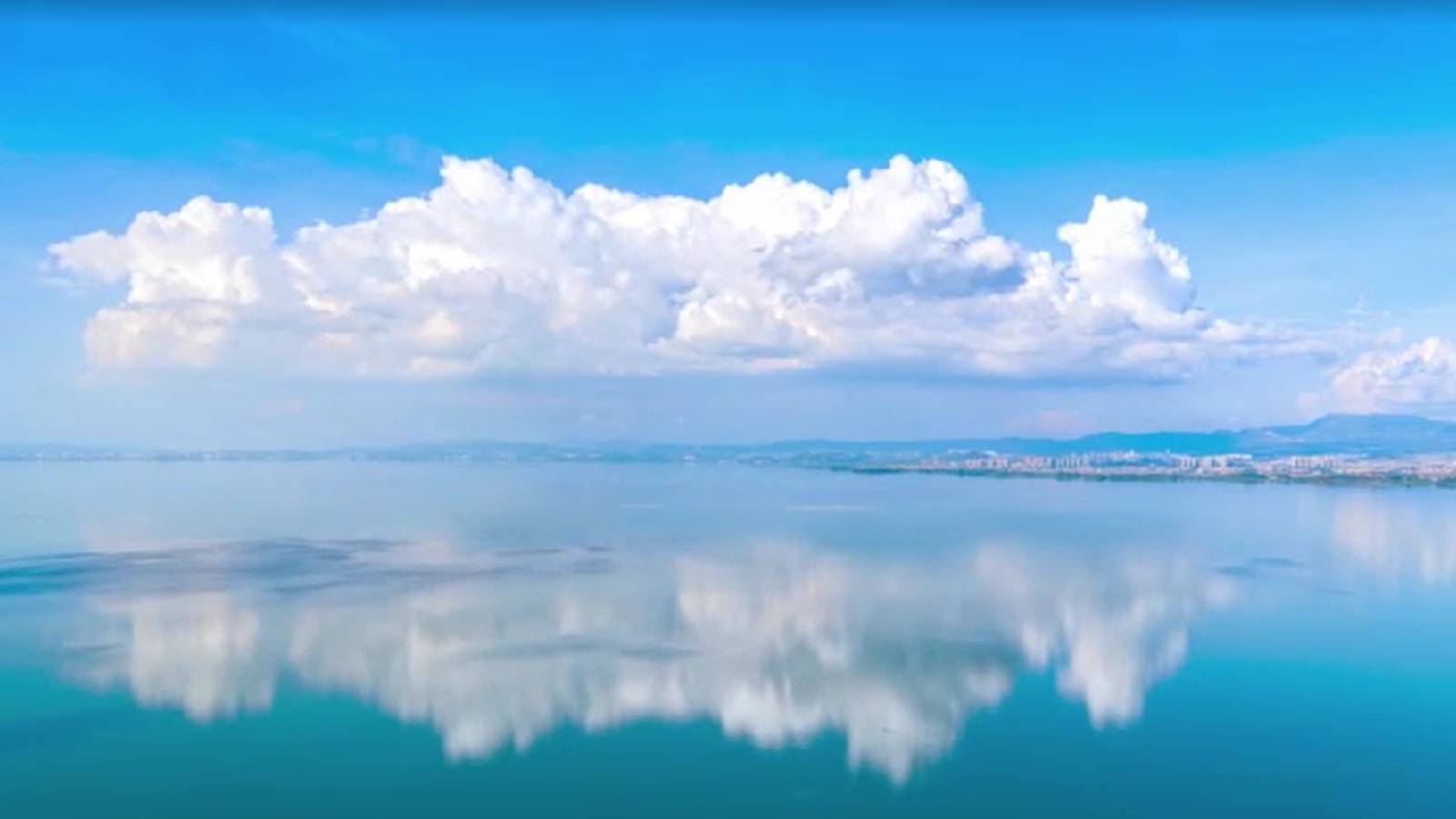 Where the clouds meet the water: The quiet beauty of Dianchi Lake