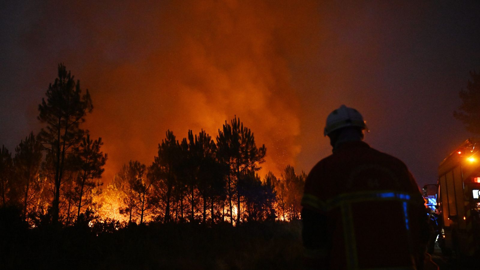 France orders 4,000 more evacuations as Bordeaux wildfire intensifies