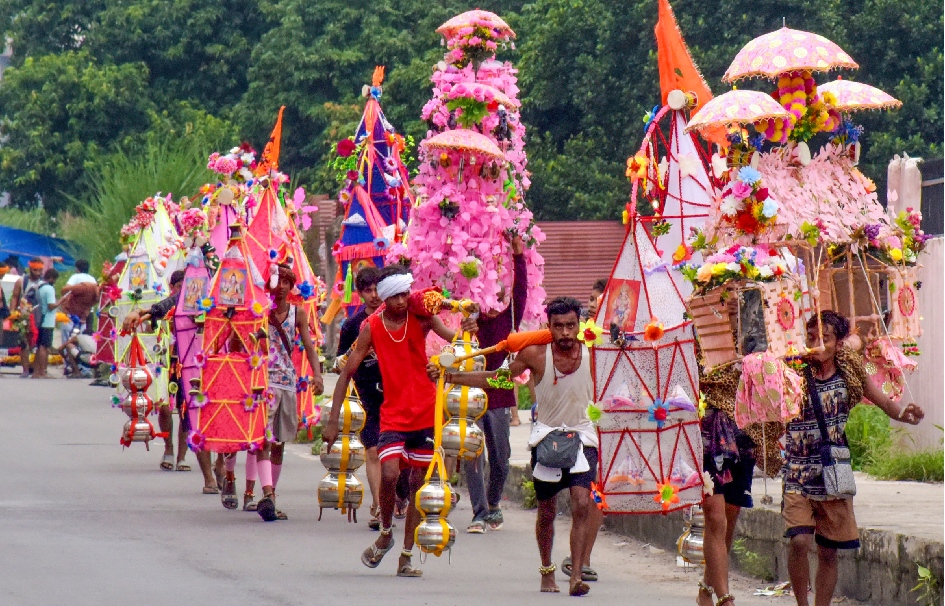 Delhi mayor calls for closure of meat shops, non-veg food vendors along Kanwar Yatra routes
