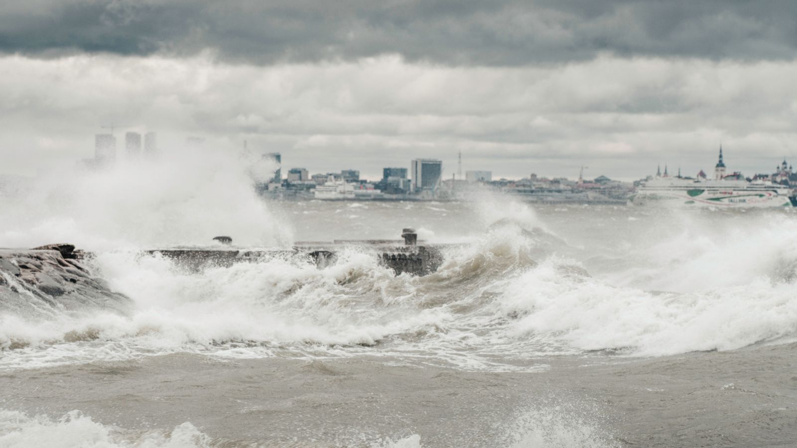 Typhoon Dolphin: Eastern China braces for the new storm