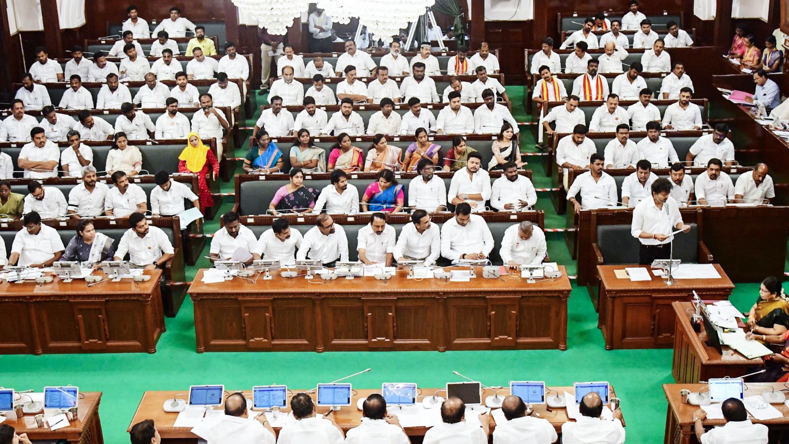 AIADMK sends defamation notice to Tamil Nadu minister, seeks Rs 1 crore compensation