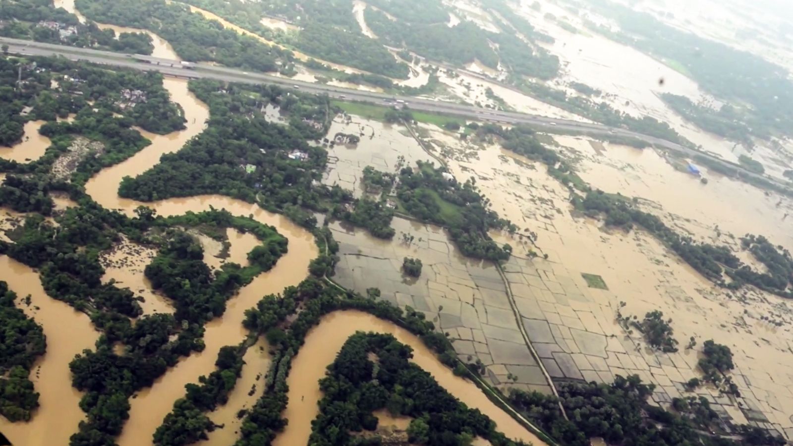 Odisha flood: six districts affects, over 2 lakh people evacuated