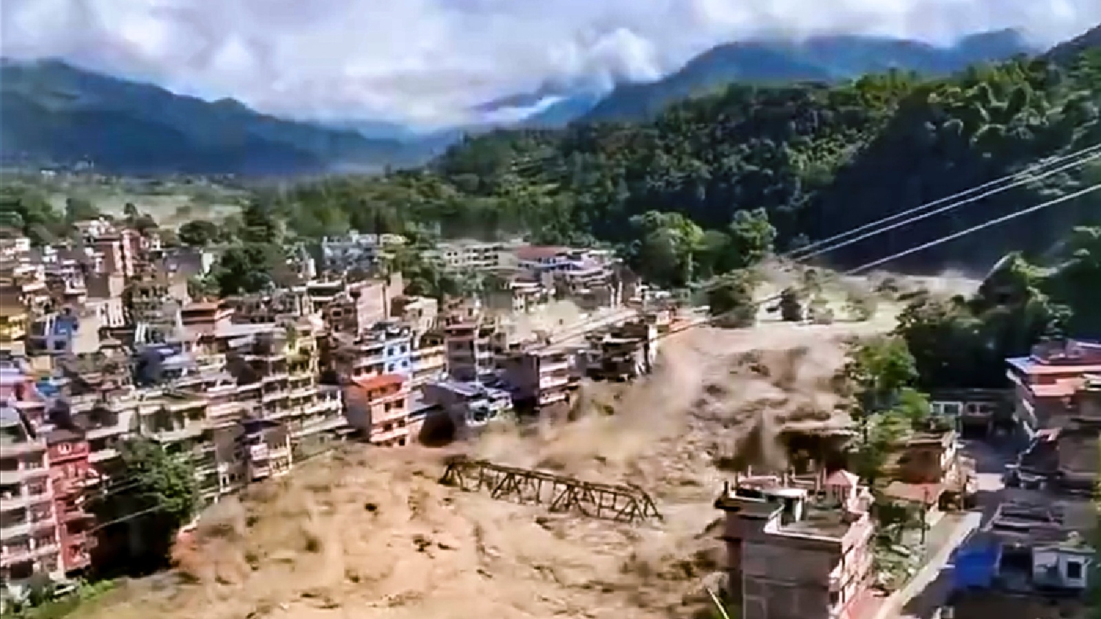 Chinese President Xi orders all-out rescue, relief efforts after mudslide hits China-Nepal border