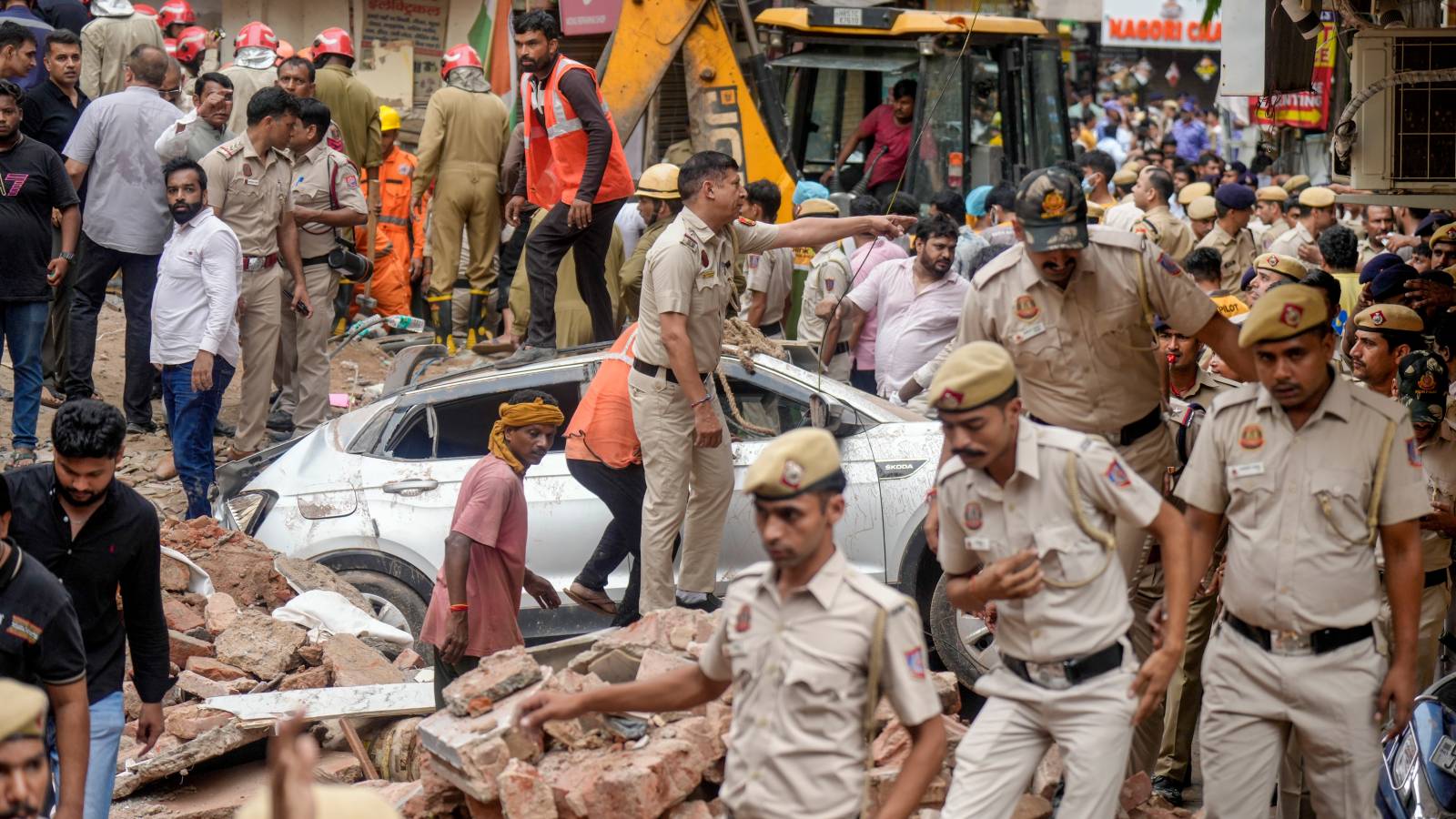 Delhi building collapse: 'Keralites among occupants, many were asleep' | Eyewitnesses' account