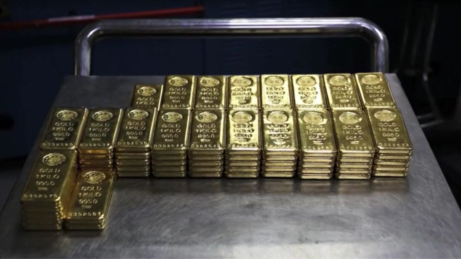 France repatriates final gold reserves from US, gains €12 billion