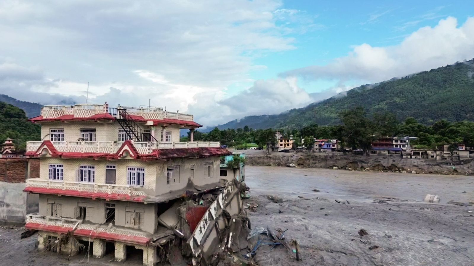 Nepal floods: Death toll reaches 1,341 as rescue operations continue