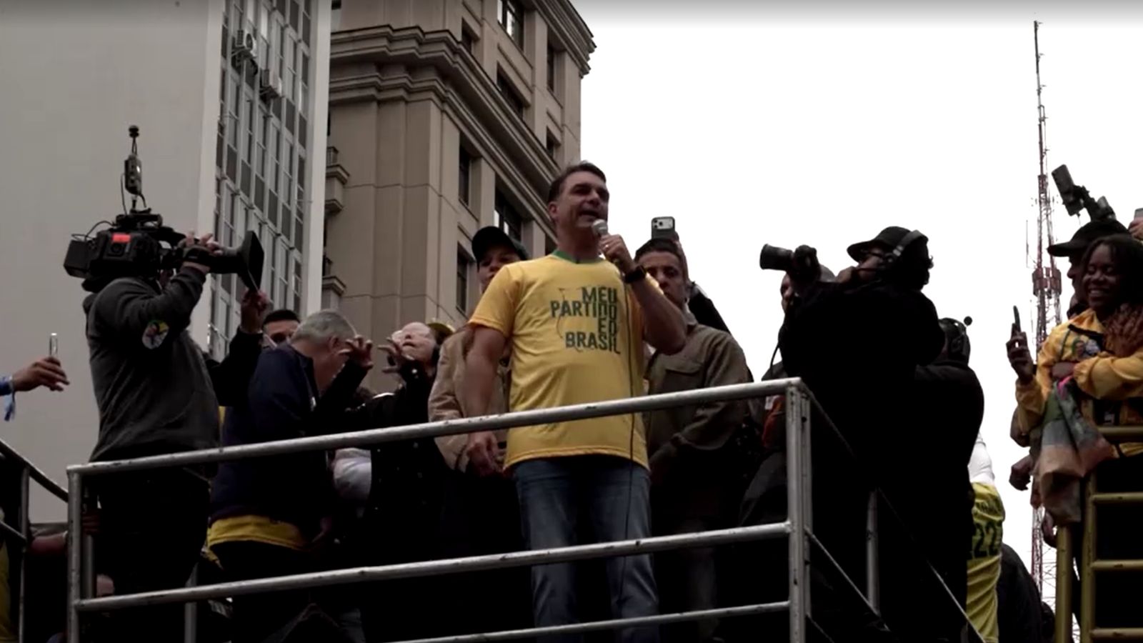 US to grant visas to Flávio Bolsonaro and family after Brazilian election defeat