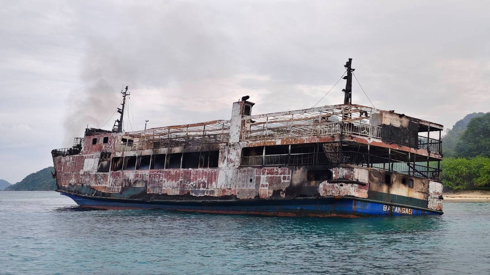 Five killed, 87 missing after ferry fire off Philippines