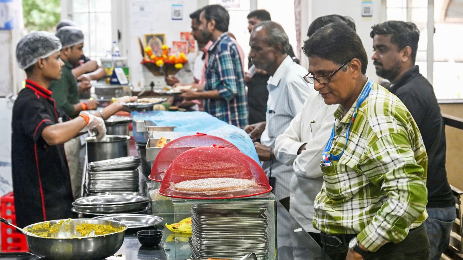 Maharashtra FDA suspends 199 eatery licences after food safety violations