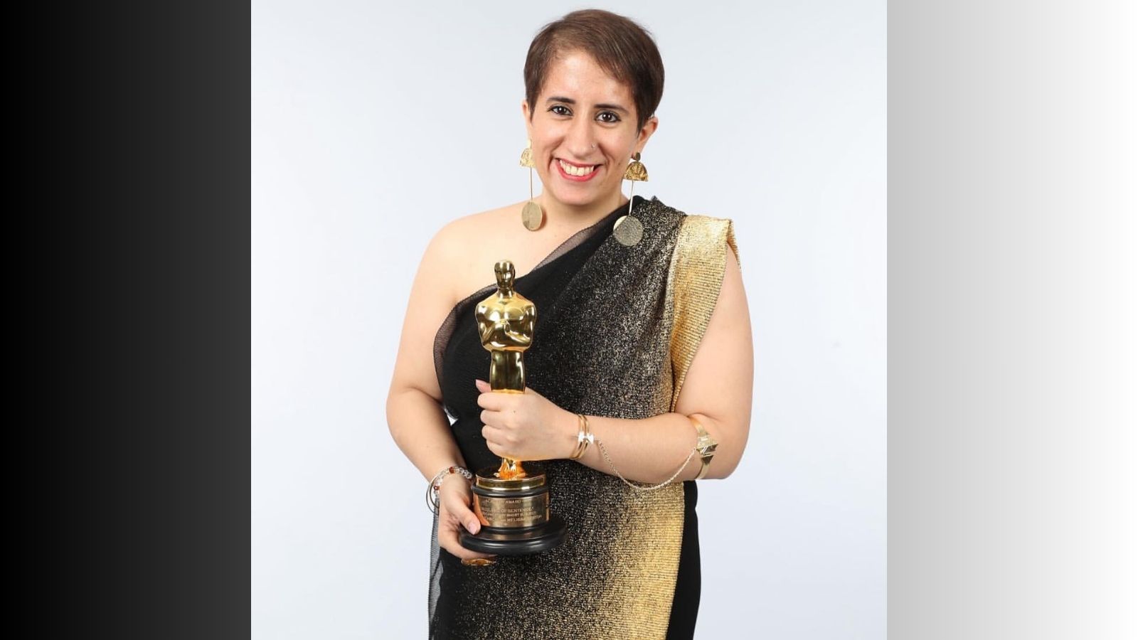 Guneet Monga with her 2019 Academy Award for Periiod. End Of Sentence. Photo: Instagram/@guneetmonga