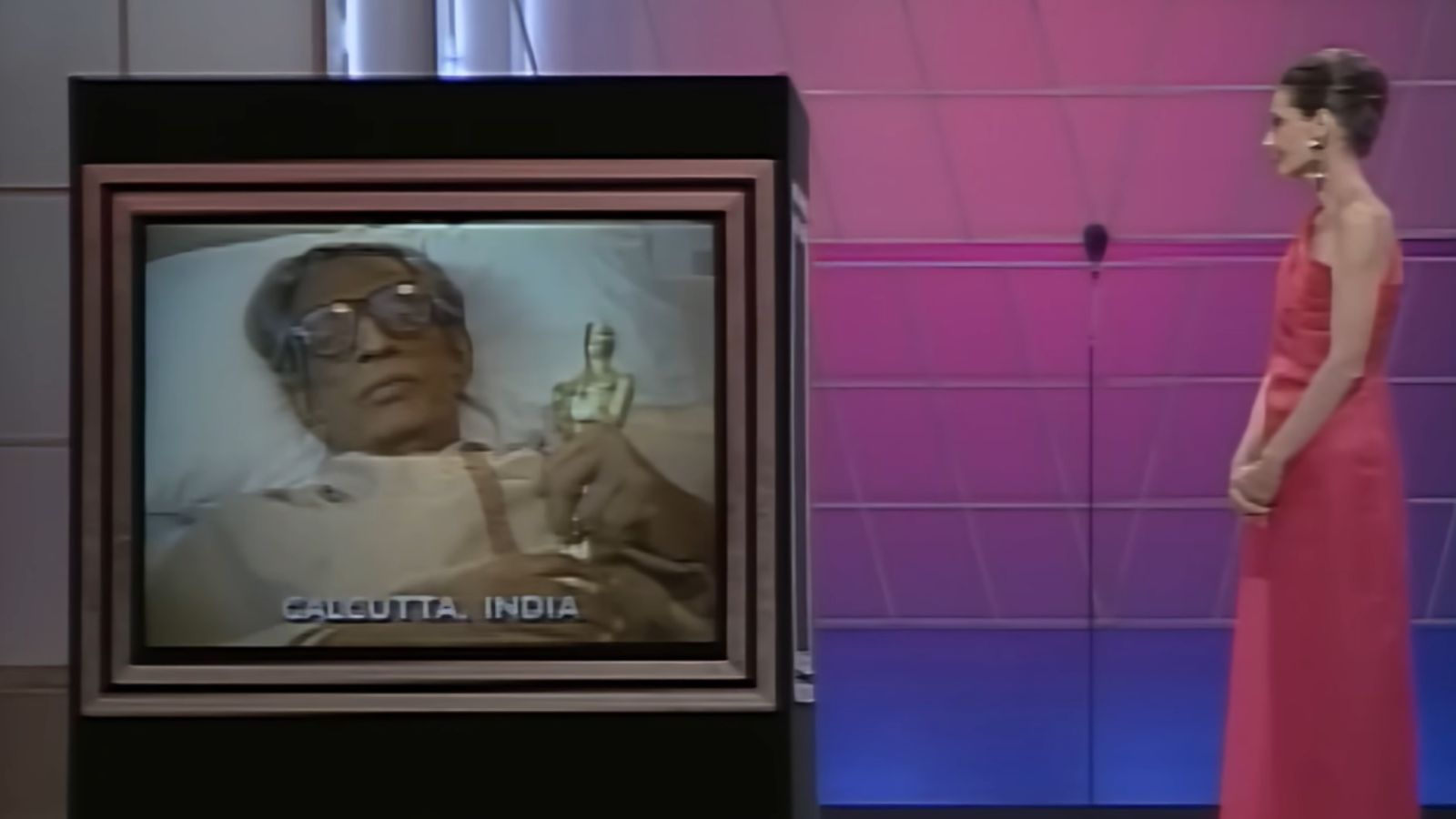 Satyajit Ray receiving his Academy Awards in Kolkata. Photo: Screengrab via YouTube/ @Oscars