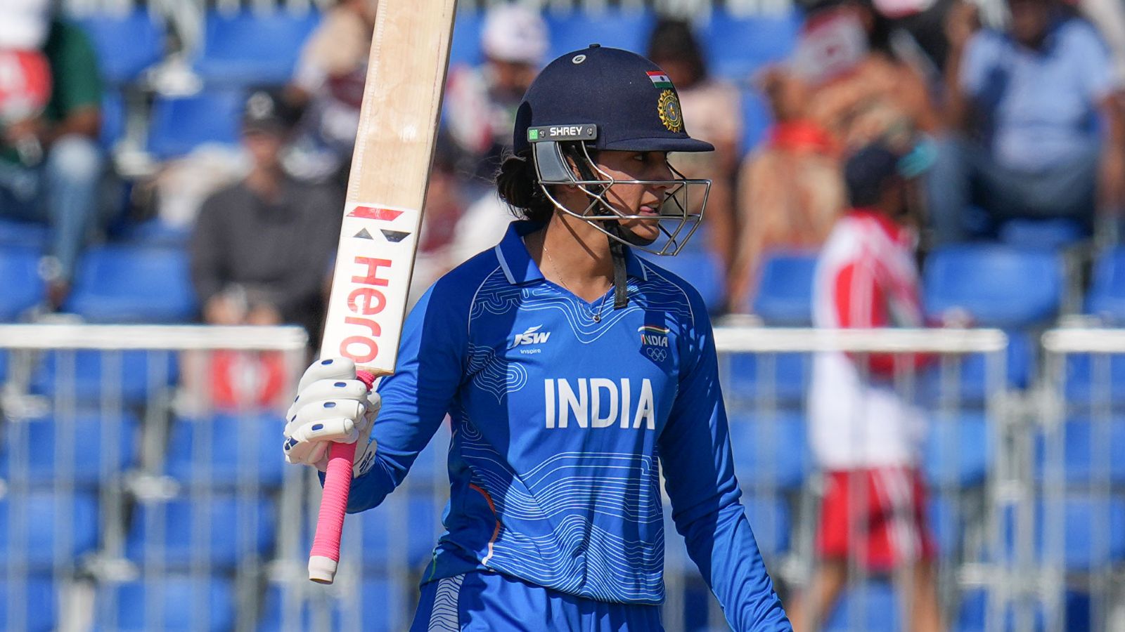 Smriti Mandhana becomes first woman to cross 11,000 international runs