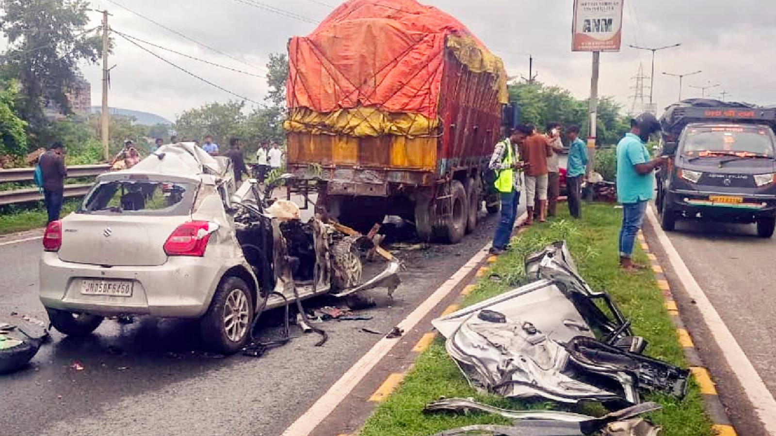Jharkhand accident: Minister's daughter among four killed as car rams into parked truck