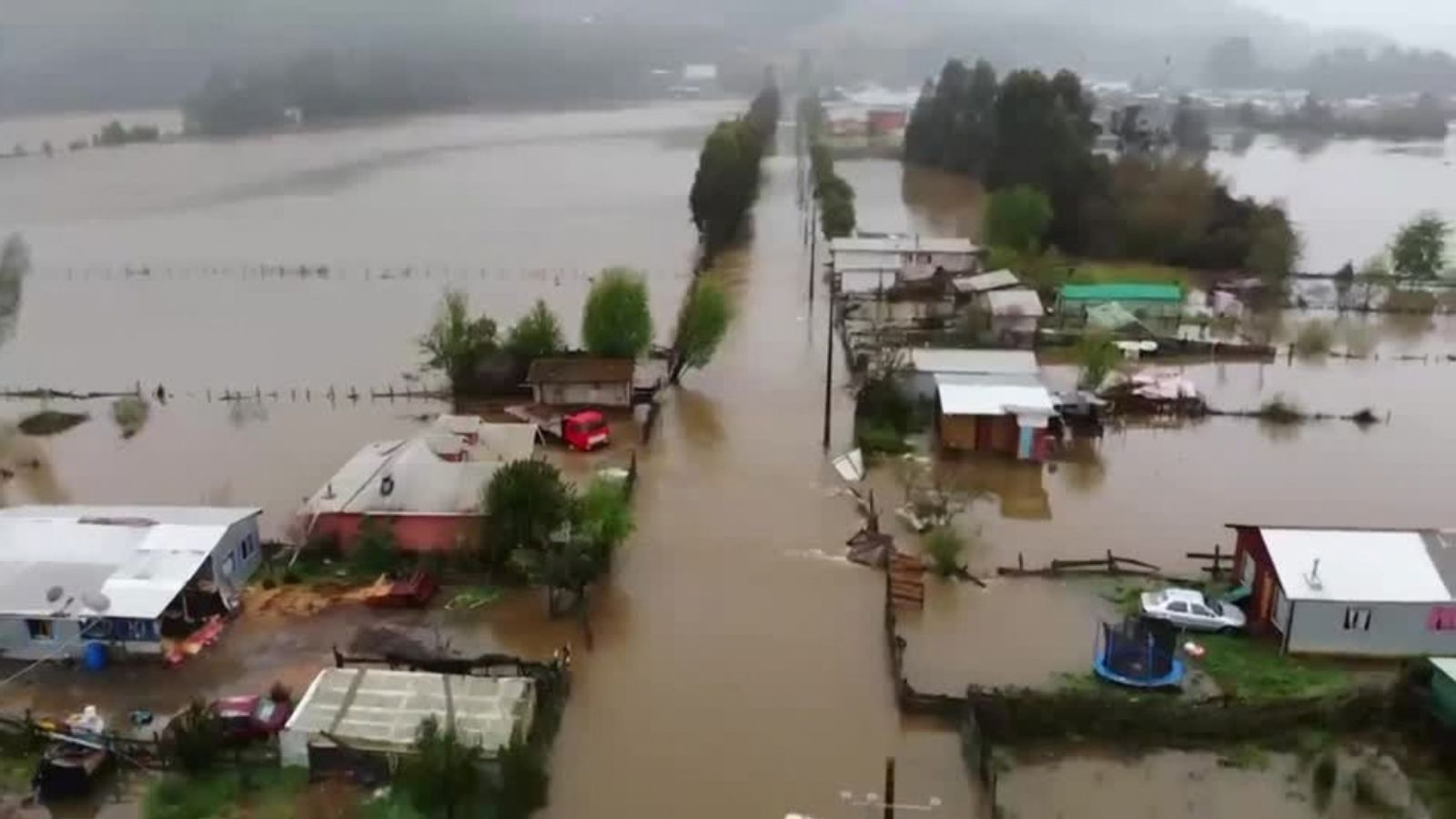 Heavy rains trigger flooding, river overflows in southern Chile