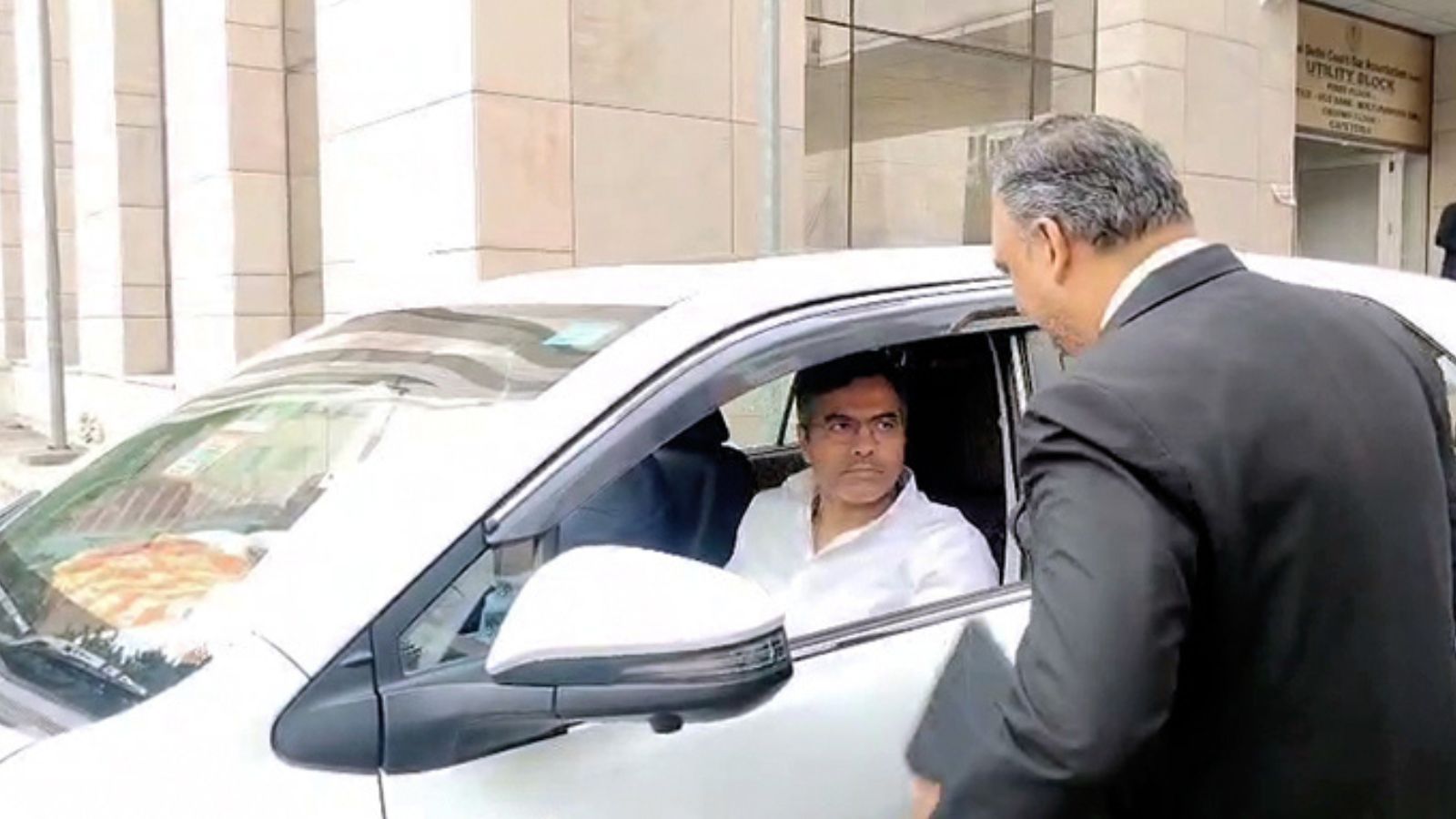 Delhi PWD Minister Parvesh Verma accused of slapping man during road inspection