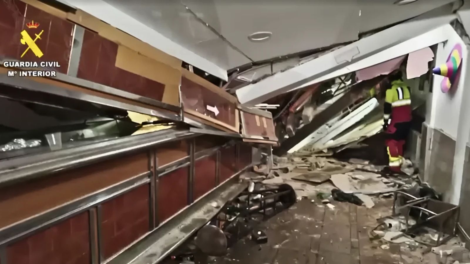 Bar collapse in northern Spain leaves 12 people injured