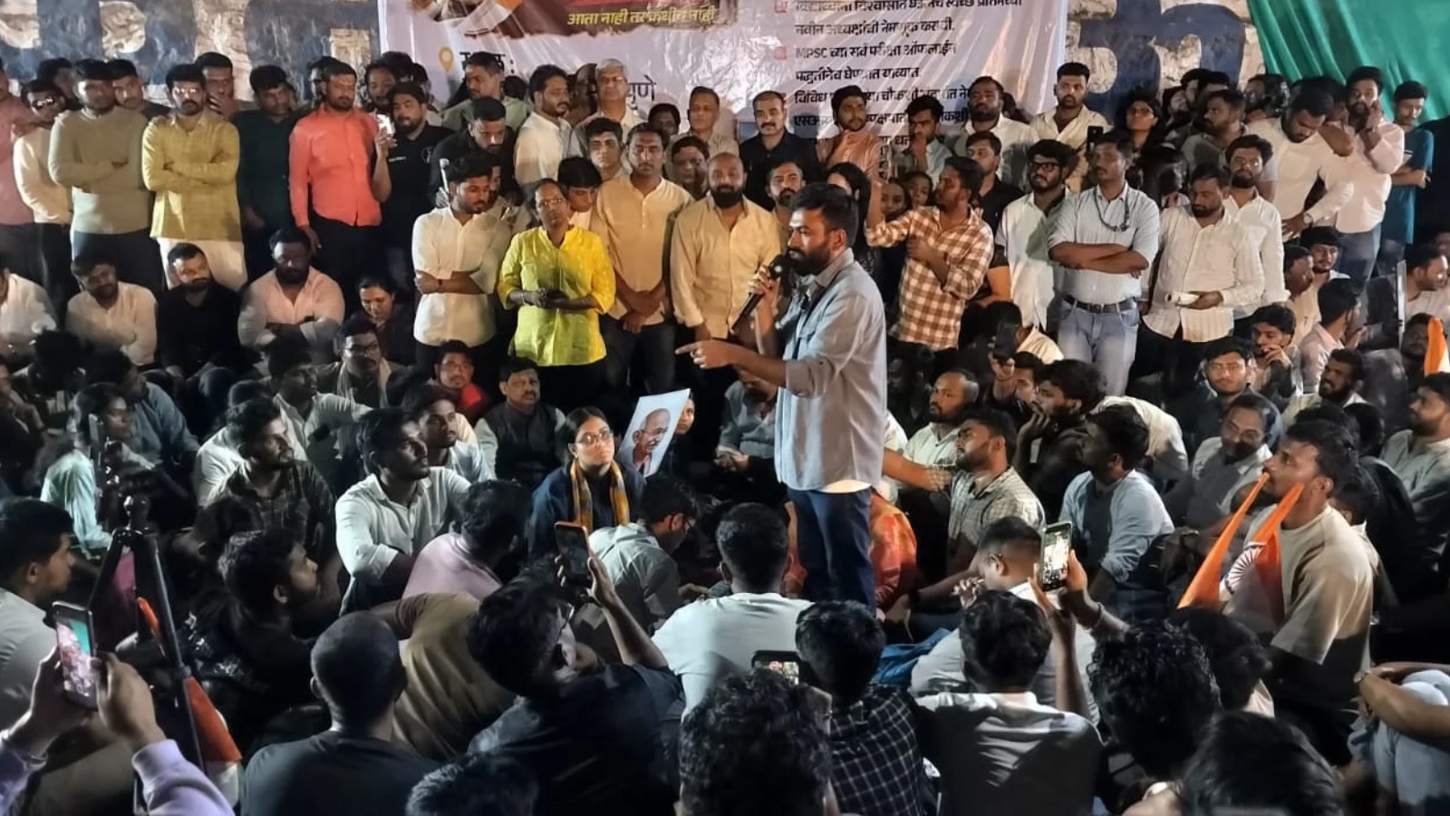 MPSC protest: Sanjay Raut, Abhijeet Dipke back aspirants, demand chairman’s removal