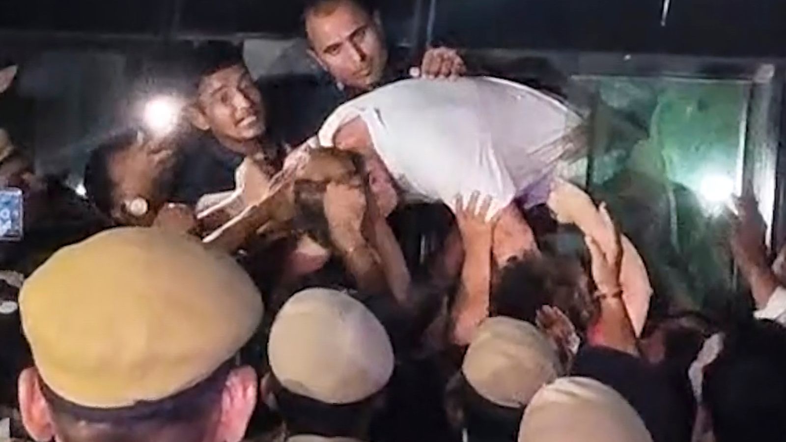 CEC row LIVE: Rahul, Priyanka among other Congress leaders detained by Delhi Police