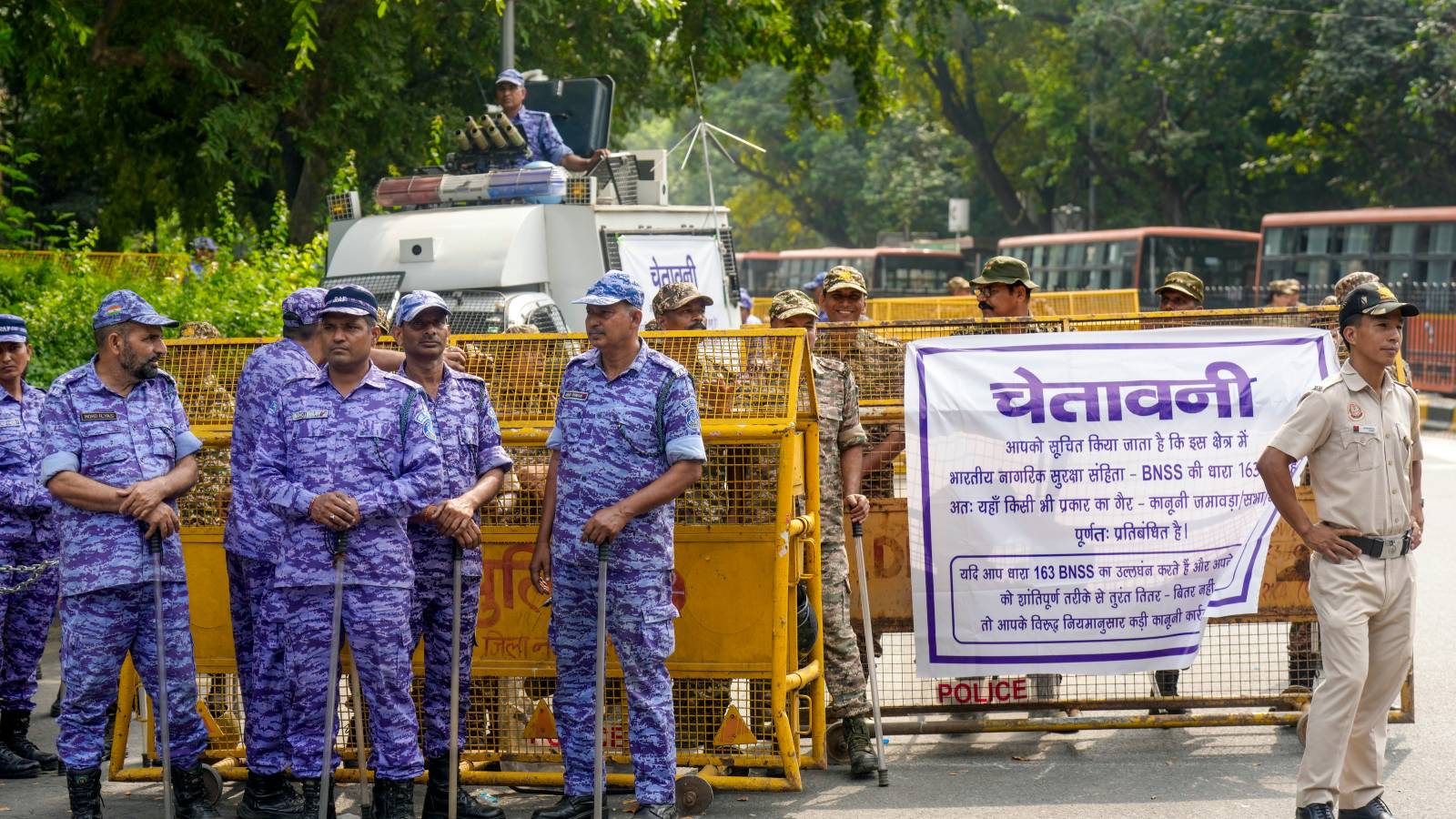 CEC row LIVE: CJP press conference at 2 pm, SC asks govt to lift traffic curbs, internet shutdown in Delhi