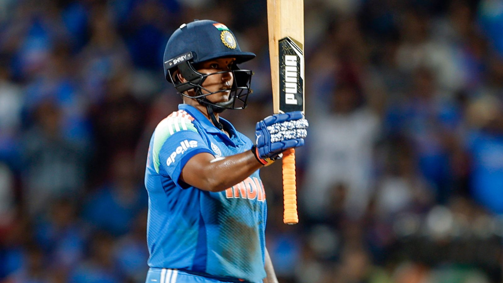 India recover from 19 for four to defeat Zimbabwe in Smriti Mandhana's captaincy debut