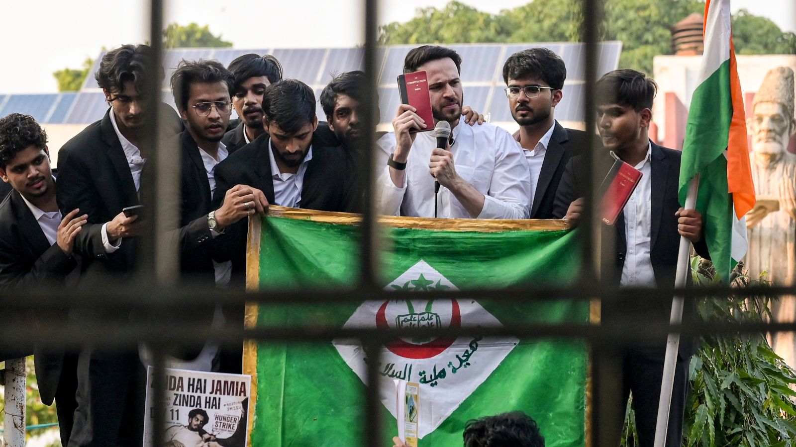 Delhi Police detain Congress MP Imran Masood, nine others amid Jamia students' union protest