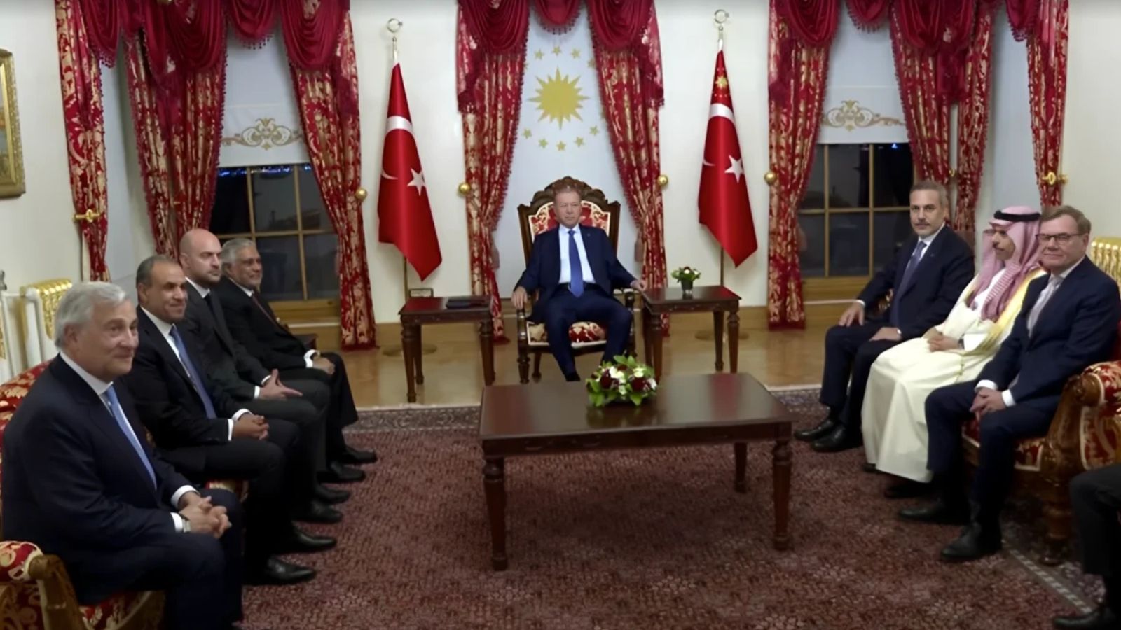 Erdogan hosts foreign ministers for talks on Iran war in Istanbul