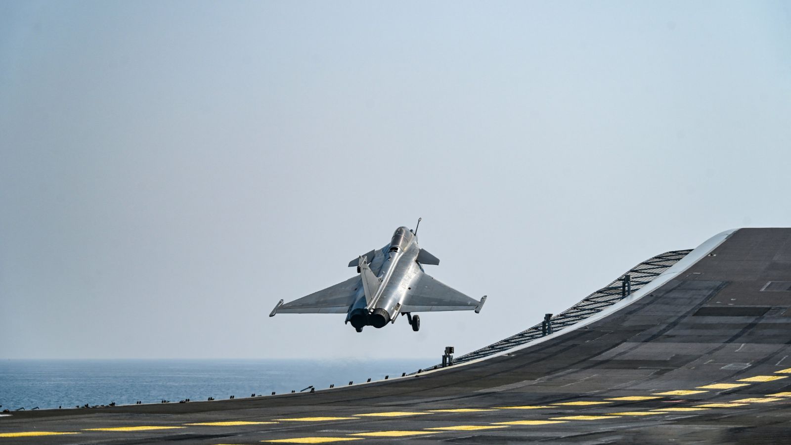 Rafale-M completes first landing on INS Vikrant during naval trials