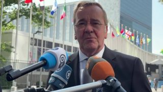 German defence chief urges Putin to end Ukraine war