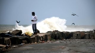 INCOIS issues red alert for Keralam coast over Kallakkadal