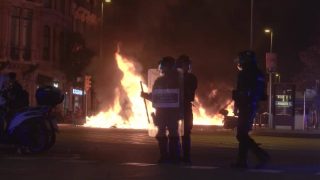 Spanish housing crisis: Clashes erupt in Barcelona following mass protest