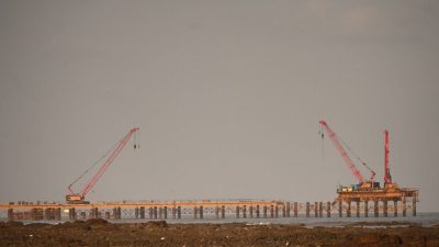 Mumbai's first desalination project underway; water tariff to rise marginally: Minister
