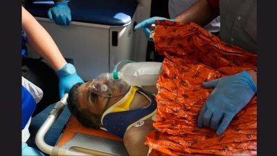 Venezuela earthquake: Security guard rescued alive after eight days under rubble