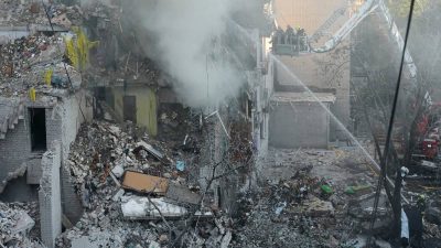 Russian strikes hit Ukraine overnight, nearly seven killed; people feared trapped under rubble