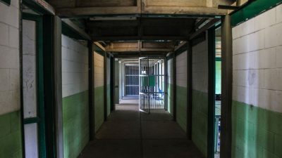 Two Srinagar Central Jail inmates escape; search launched